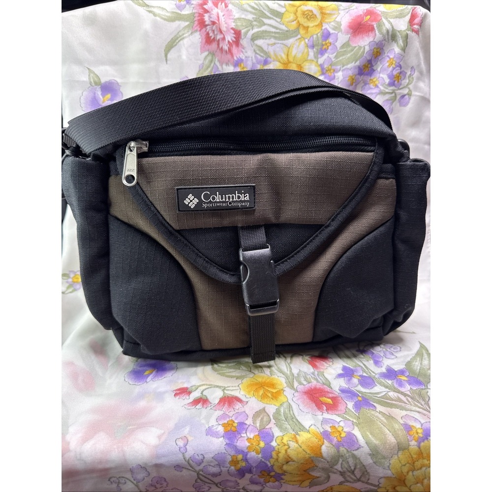 Columbia Sportswear Messenger Bag, Converts To Fanny‎ Pack